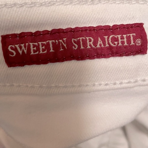 Lucky Brand Sweet N’ Straight White Jean - Picture 11 of 12
